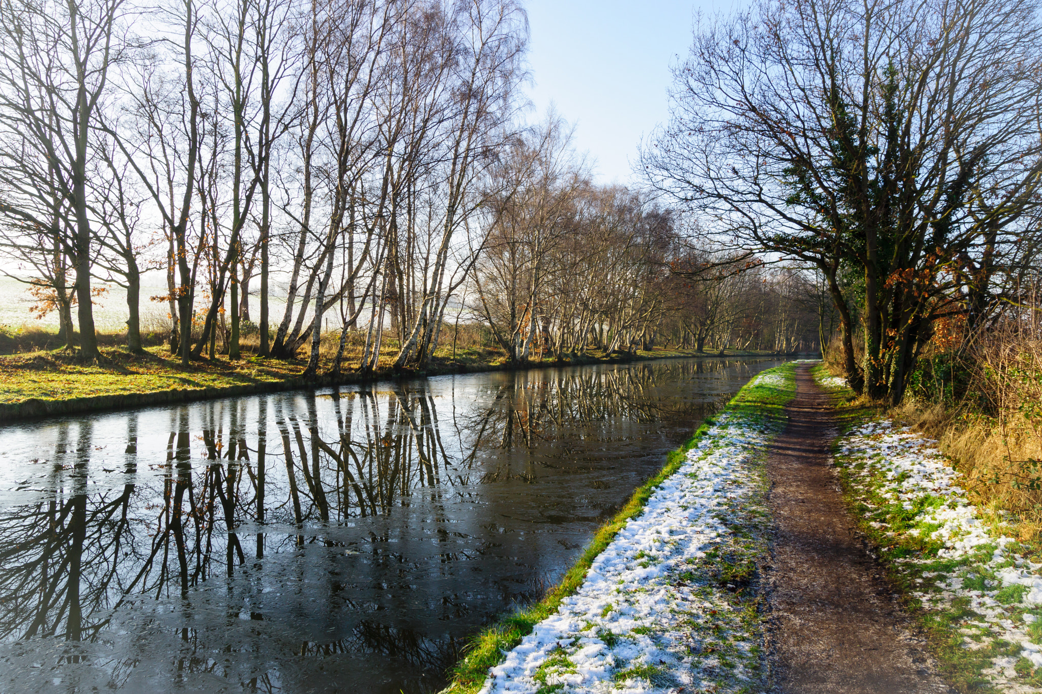 Sony SLT-A65 (SLT-A65V) sample photo. Bridgewater in winter photography