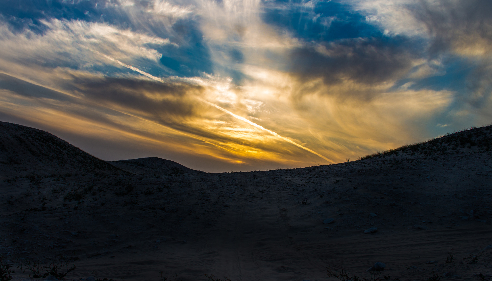 Canon EOS 650D (EOS Rebel T4i / EOS Kiss X6i) sample photo. Gold in the sky photography