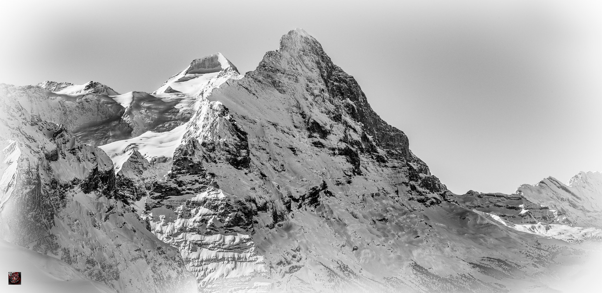 Leica APO-Summicron-M 90mm F2 ASPH sample photo. Winter: mönch (4'107 m.ü.m.), eiger (3'970 m.ü.m.) with its north face, a wall from about 1'650 m photography