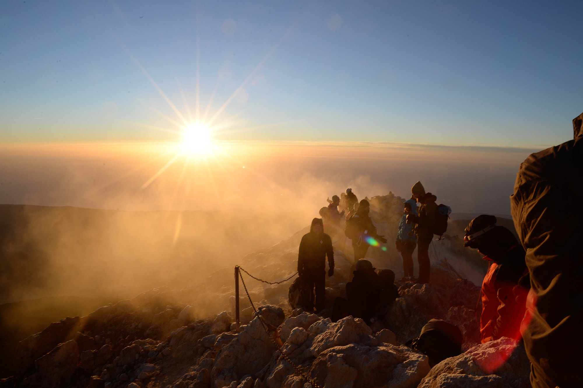 Nikon Df + Sigma 24-70mm F2.8 EX DG Macro sample photo. Sunrise at the top of the teide photography