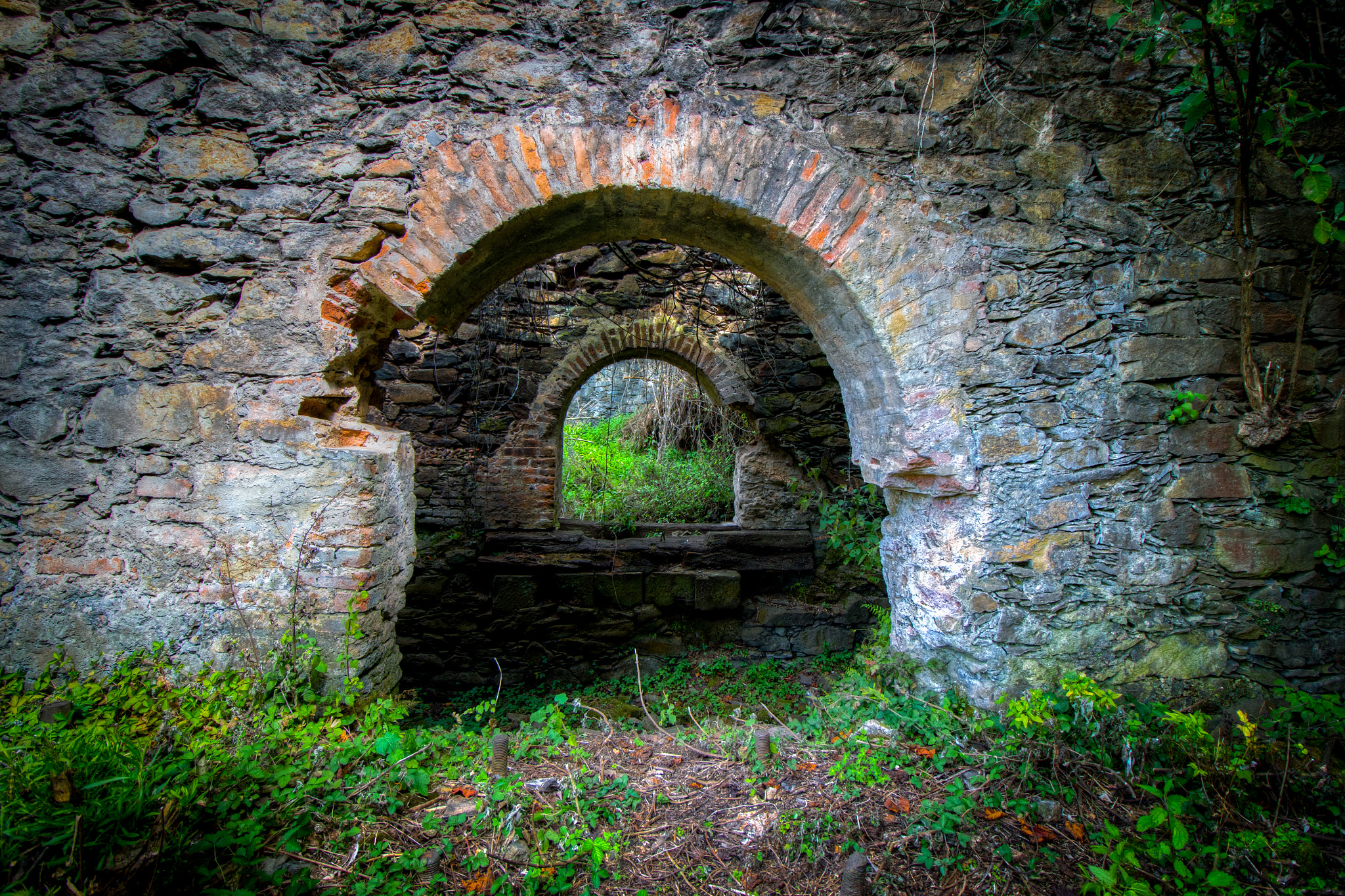 Canon EF-S 10-18mm F4.5–5.6 IS STM sample photo. Fábrica abandonada photography
