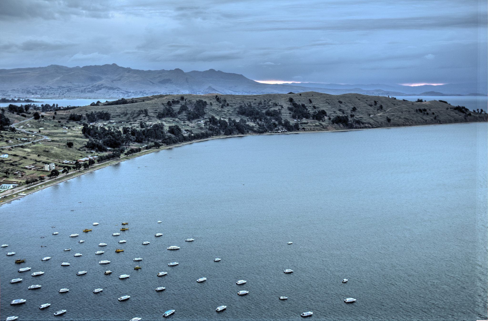 Canon EOS 650D (EOS Rebel T4i / EOS Kiss X6i) sample photo. Lake titicaca photography