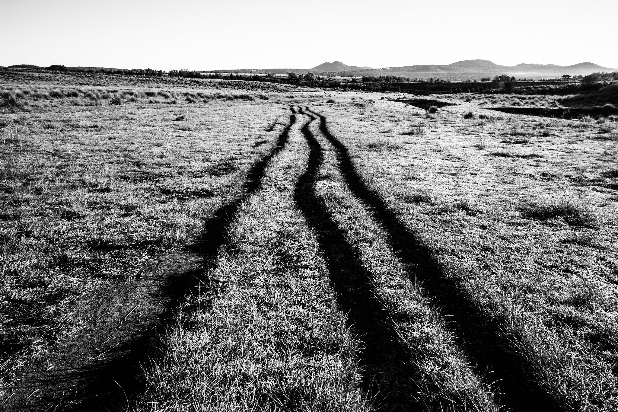 Canon EF-S 10-18mm F4.5–5.6 IS STM sample photo. Camino rural photography