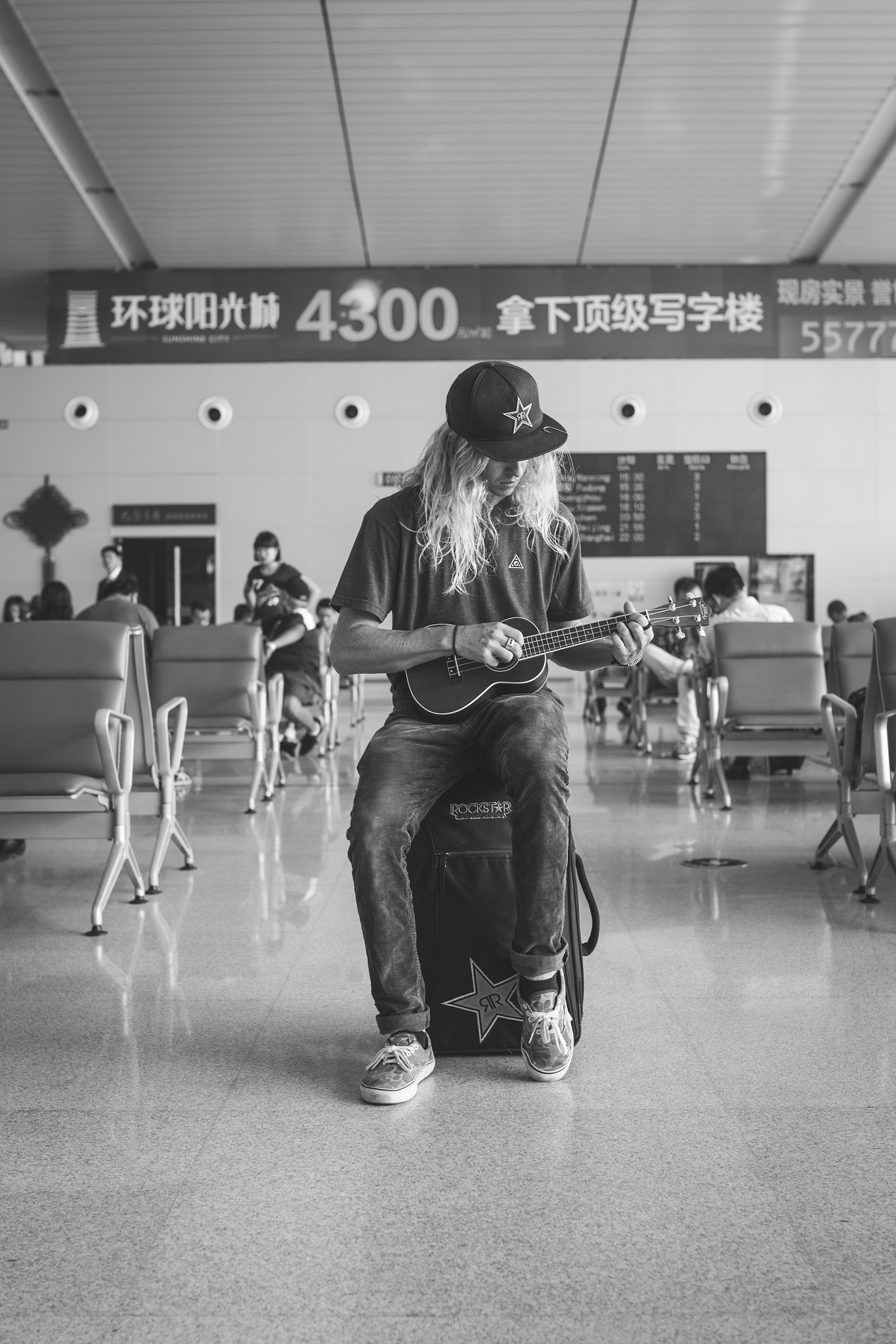 Canon EOS-1D Mark IV sample photo. Smog layover ukulele jams photography
