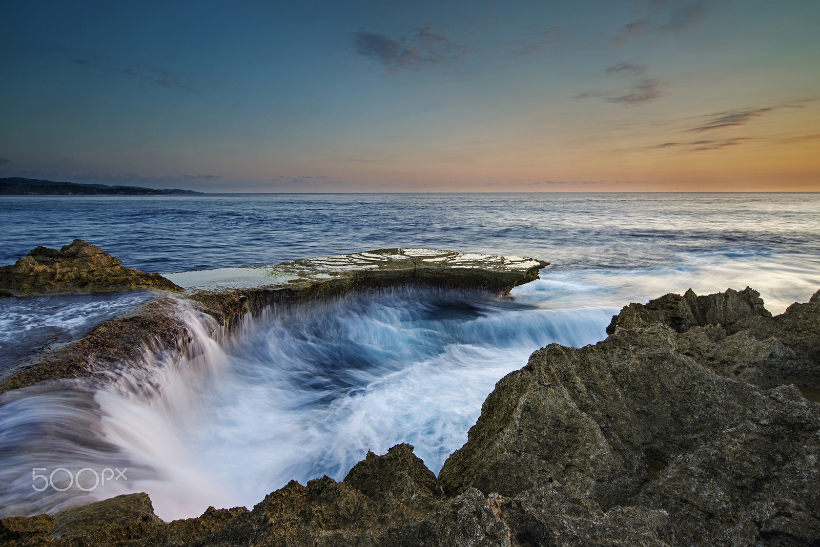 Sony Vario-Tessar T* FE 16-35mm F4 ZA OSS sample photo. Flowing sunset photography