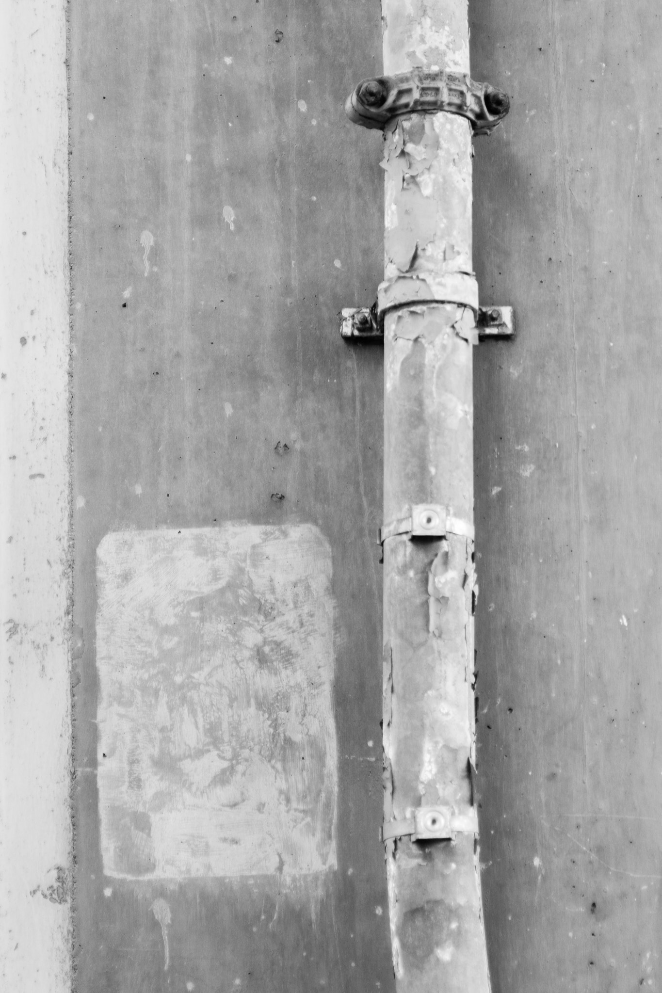 Sony ILCA-77M2 sample photo. Drainpipe photography
