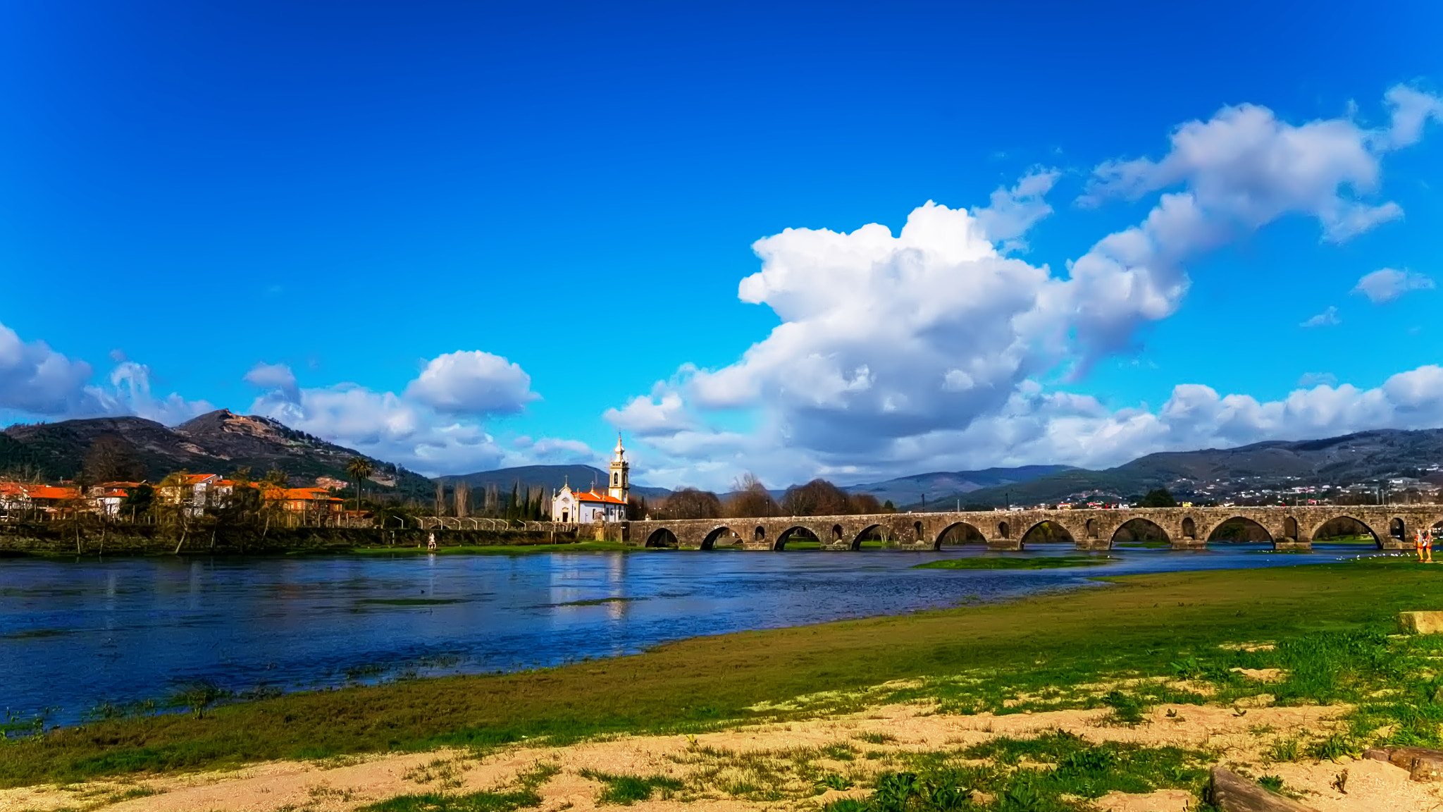 Sony Alpha NEX-3N + Sigma 19mm F2.8 EX DN sample photo. Ponte de lima iii photography