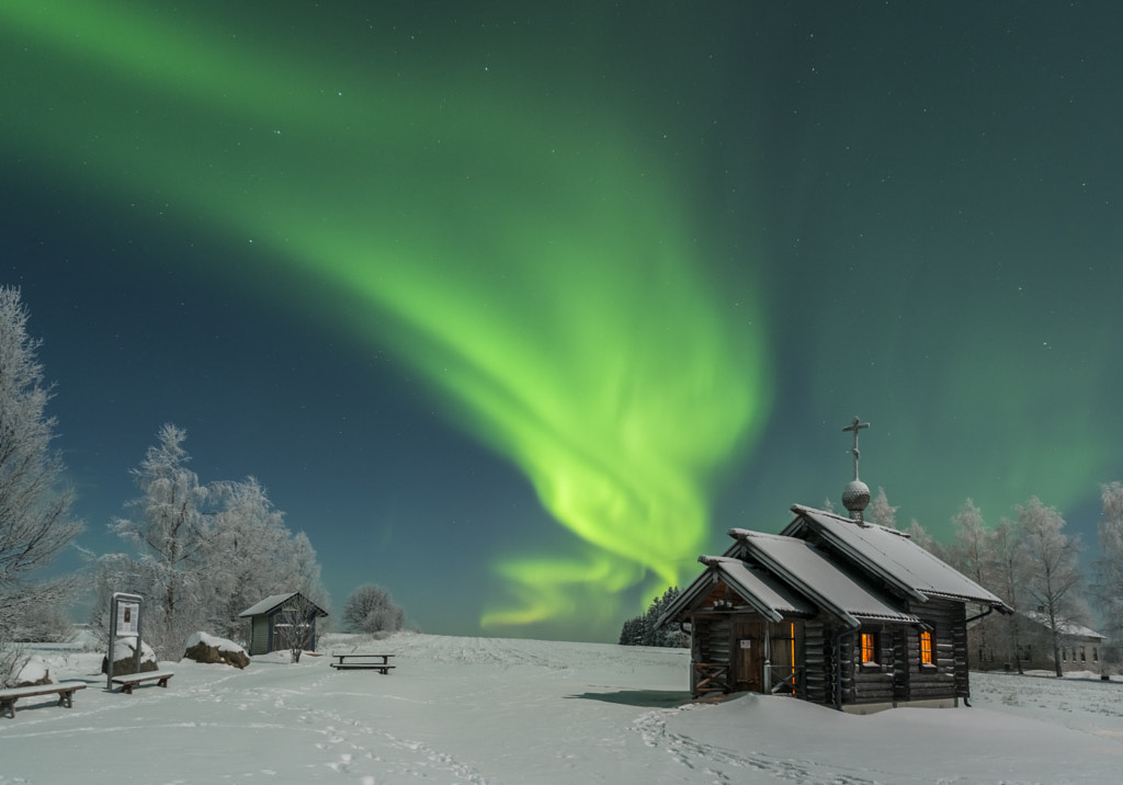 Northern ligths in Ilomantsi Sonkaja.  Orthodox chapel. by Topi Ylä-Mononen on 500px.com