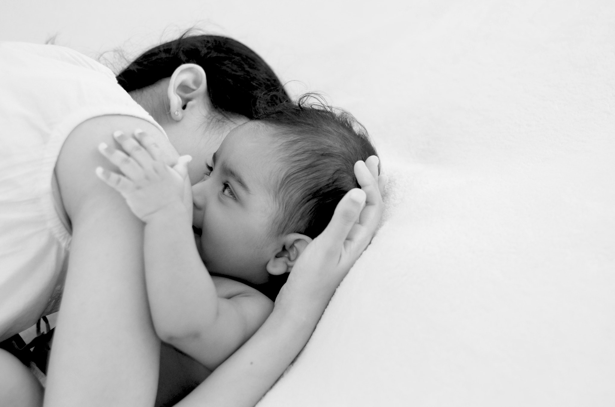 Nikon D7000 + Nikon AF Micro-Nikkor 200mm F4D ED-IF sample photo. Baby hug photography