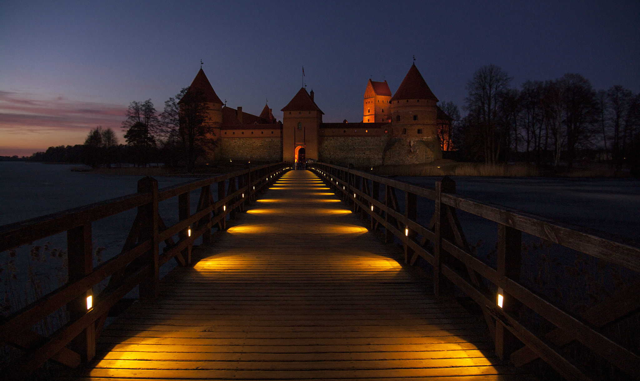 Pentax smc DA 17-70mm F4.0 AL (IF) SDM sample photo. Trakai castle... photography