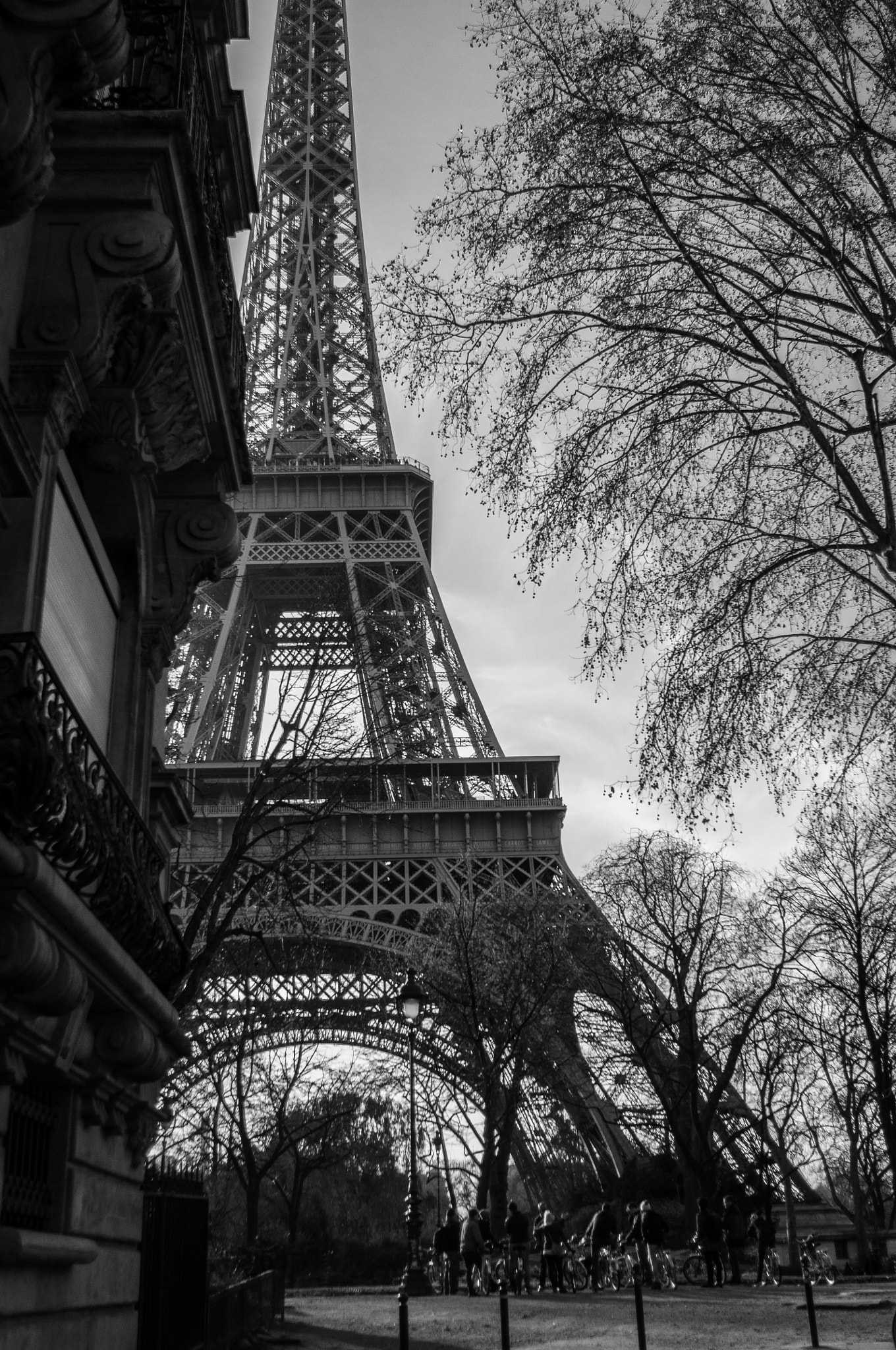 Nikon AF Nikkor 24mm F2.8D sample photo. Eifeltower ii photography