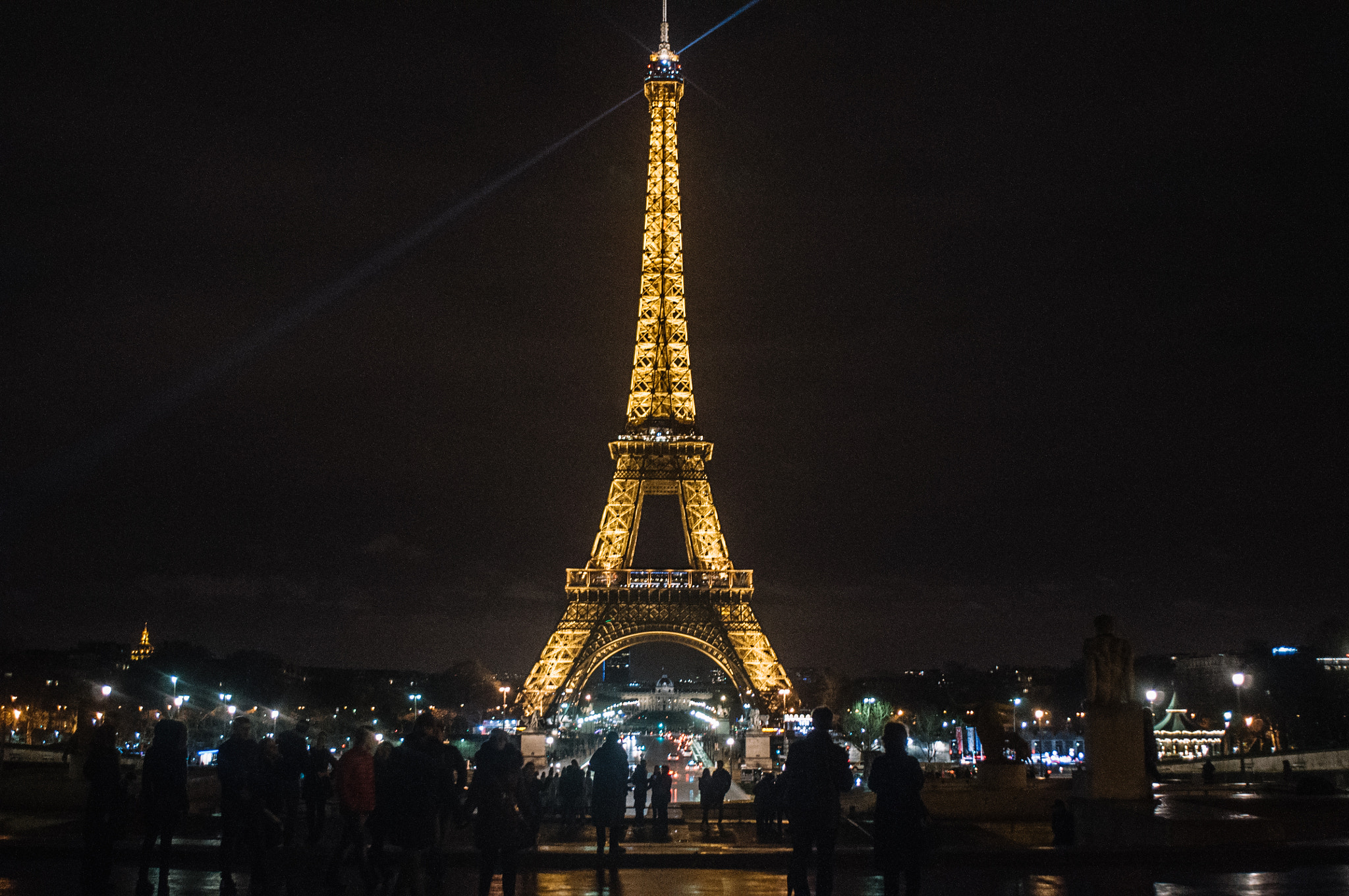 Nikon D90 + Nikon AF Nikkor 24mm F2.8D sample photo. Eifeltower i photography