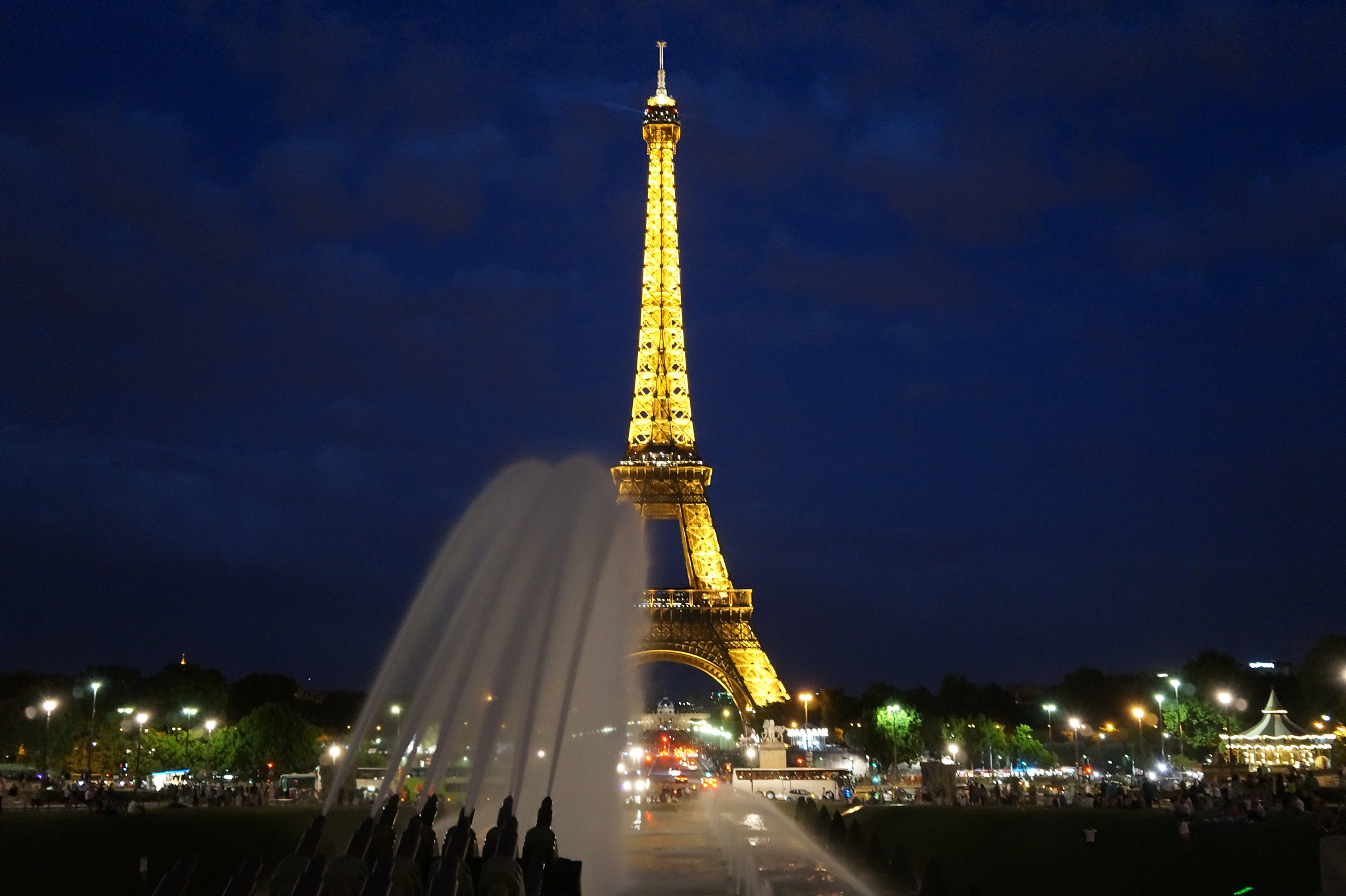 Sony E 18-50mm F4-5.6 sample photo. Night in paris photography