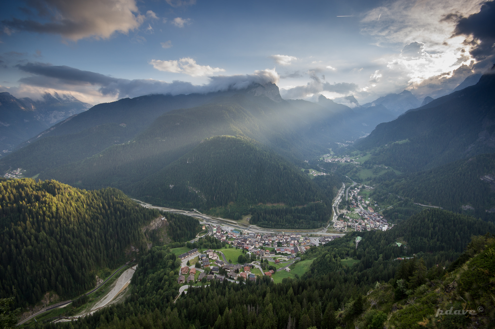 Sony Alpha DSLR-A580 sample photo. The valley photography