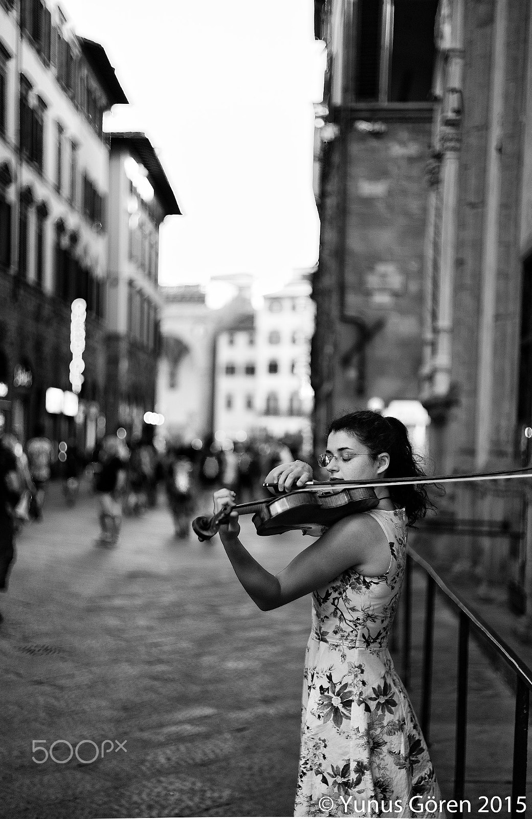 Leica M9 + Summilux-M 50mm f/1.4 (II) sample photo. Street musician photography