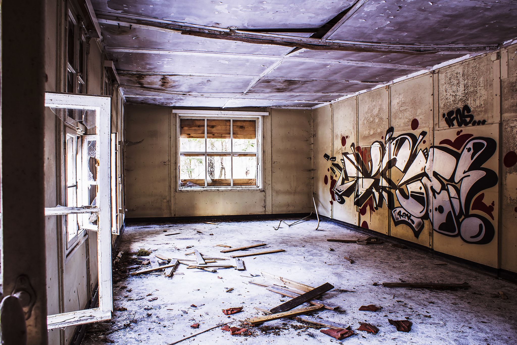 Sony DT 18-70mm F3.5-5.6 sample photo. Lost place photography