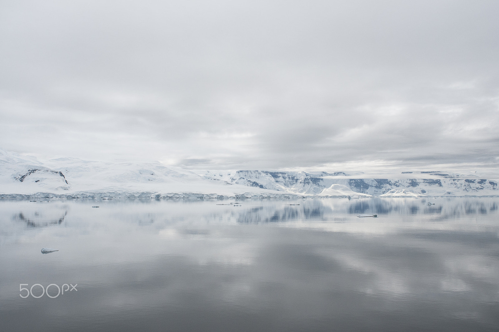 Nikon D300S + Nikon AF Nikkor 24mm F2.8D sample photo. Antarctic morning photography