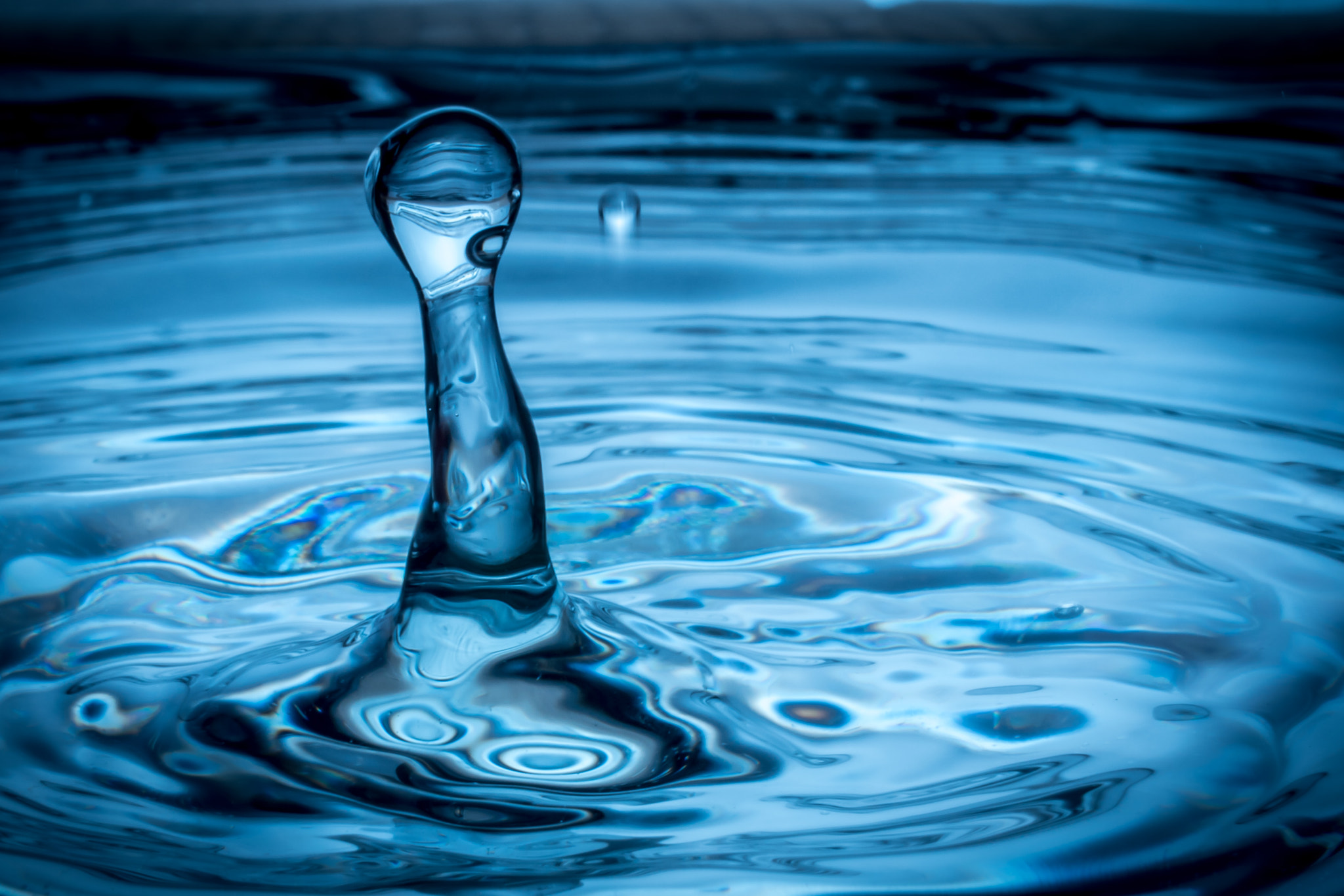 Panasonic Lumix DMC-GH4 sample photo. Droplet in blue photography