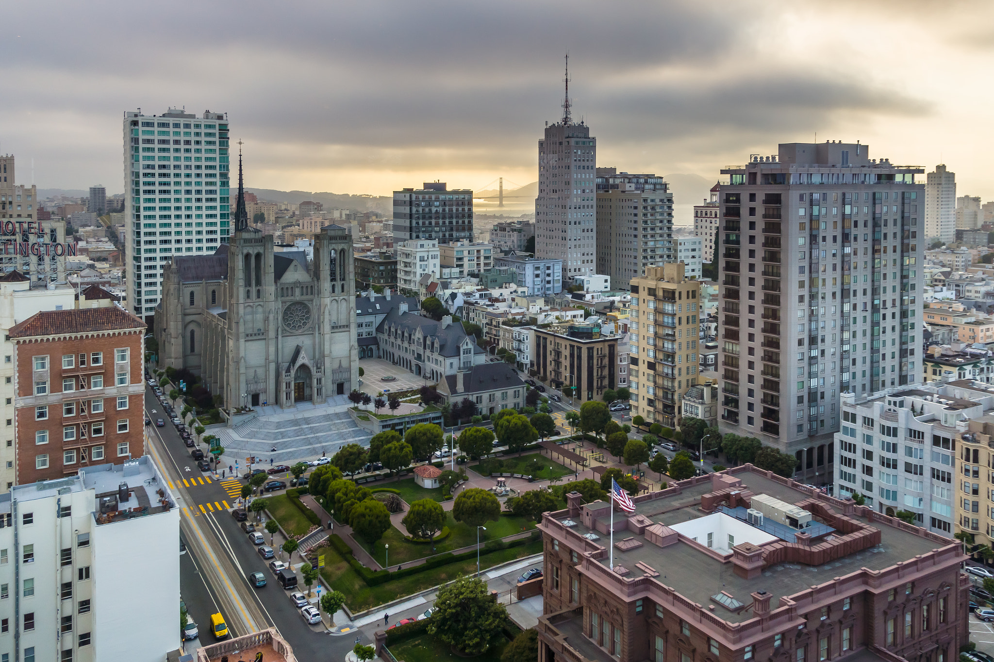 Sony SLT-A65 (SLT-A65V) sample photo. San francisco at dusk from nob hill photography
