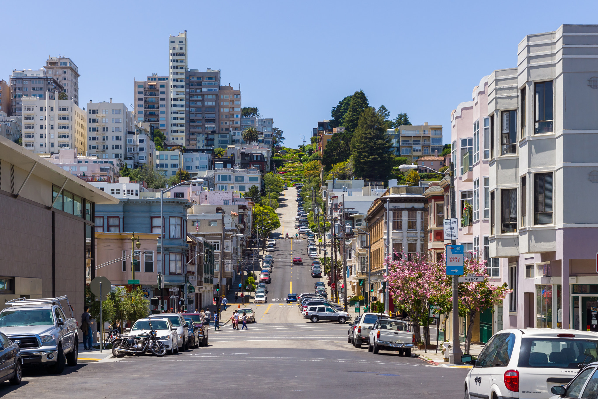 Sony SLT-A65 (SLT-A65V) + Tamron SP 24-70mm F2.8 Di VC USD sample photo. Along lombard street photography