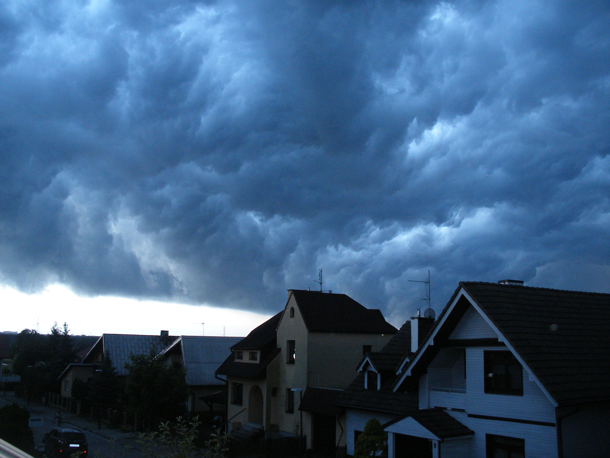 Fujifilm FinePix F650 sample photo. Stormy sky photography