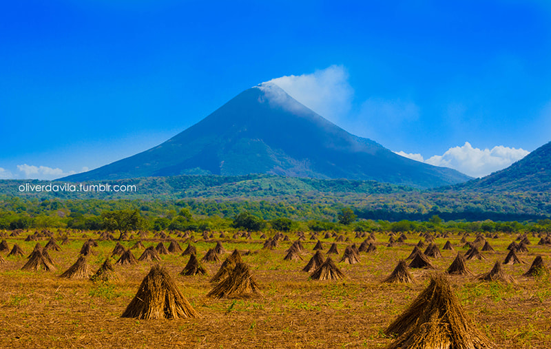 Panasonic Lumix DMC-GH2 sample photo. Volcan momotombo photography