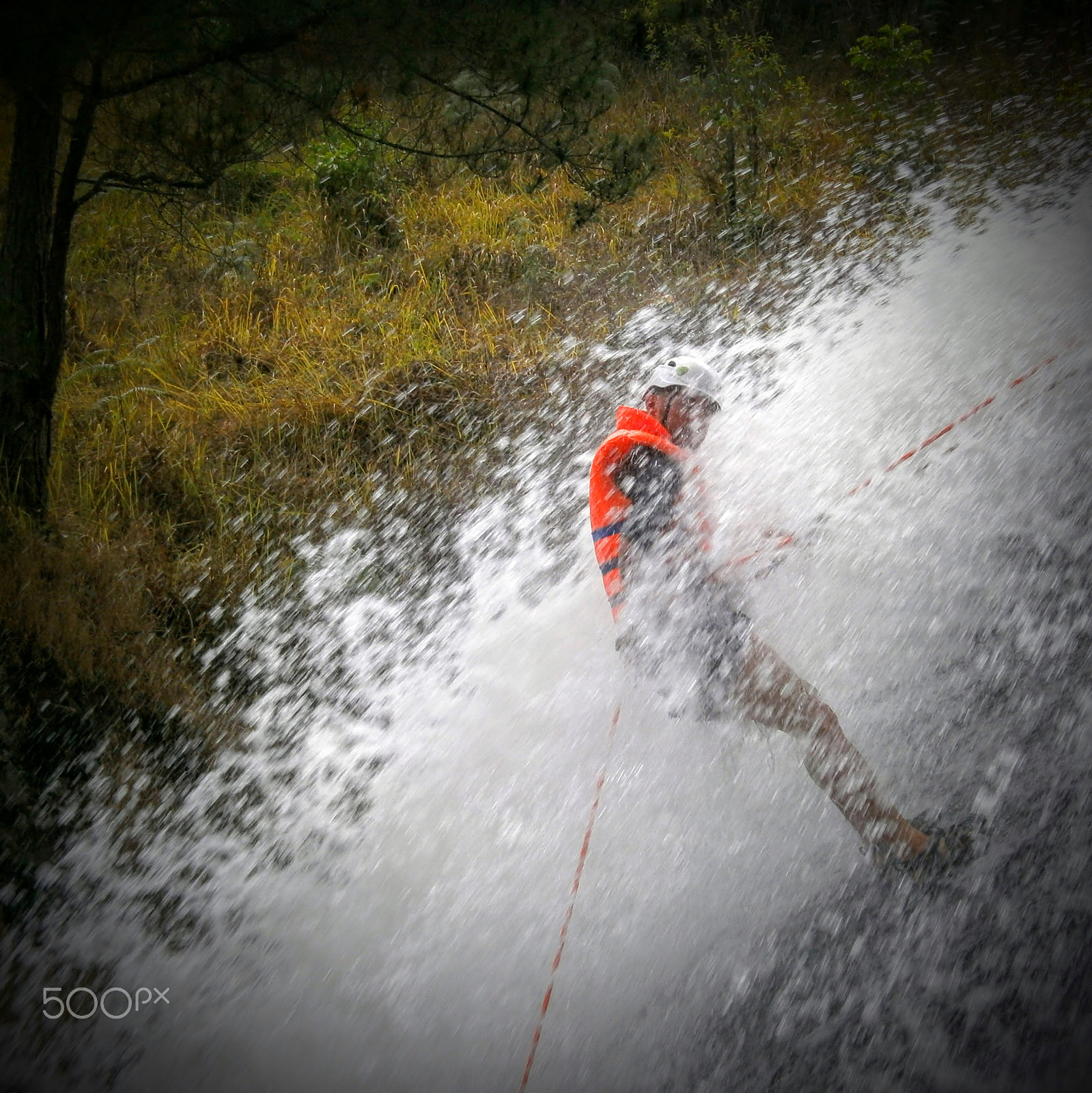 Olympus VG150,D735 sample photo. Abseiling in dalat photography