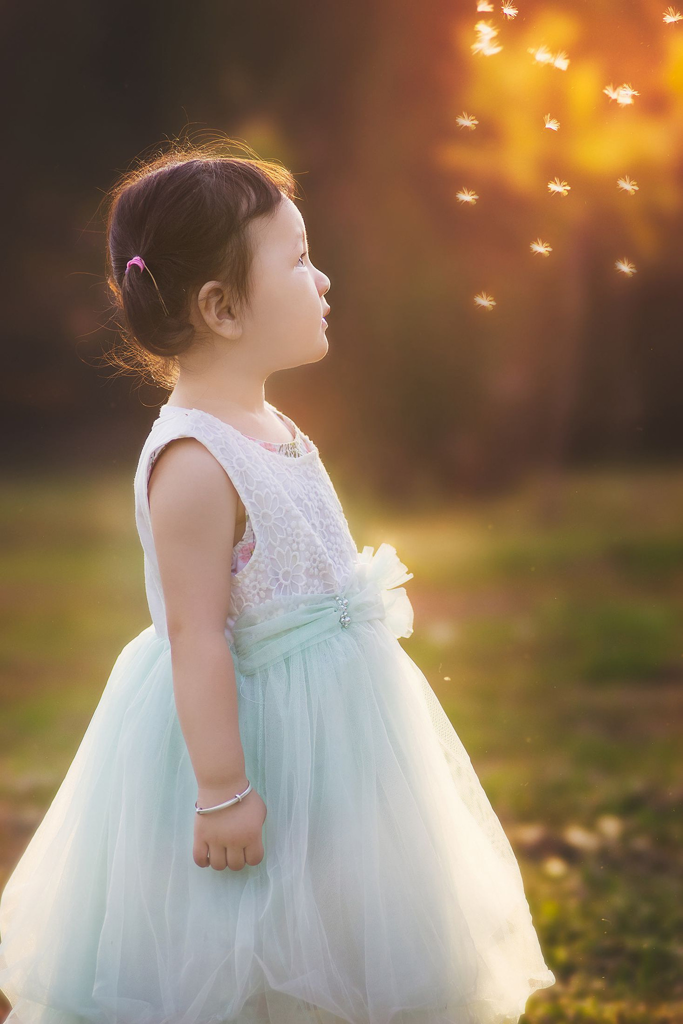 Sony 135mm F2.8 [T4.5] STF sample photo. Golden childhood photography