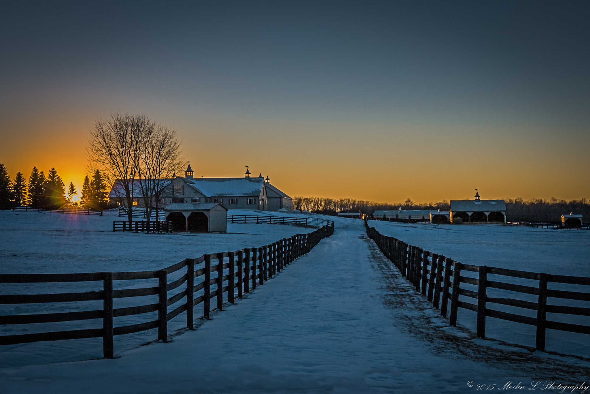 Canon EOS 400D (EOS Digital Rebel XTi / EOS Kiss Digital X) sample photo. Sunset at winter's farm photography