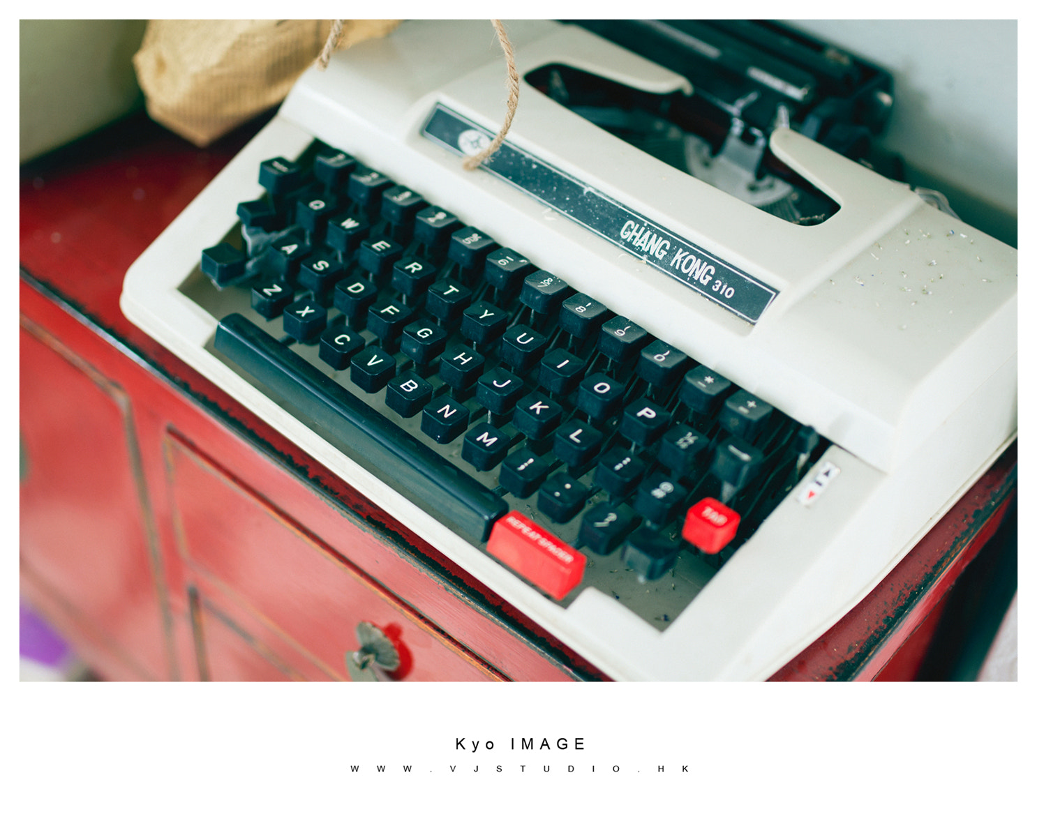 Nikon D90 + Sigma 35mm F1.4 DG HSM Art sample photo. 淡淡的走，做安靜的自己 photography