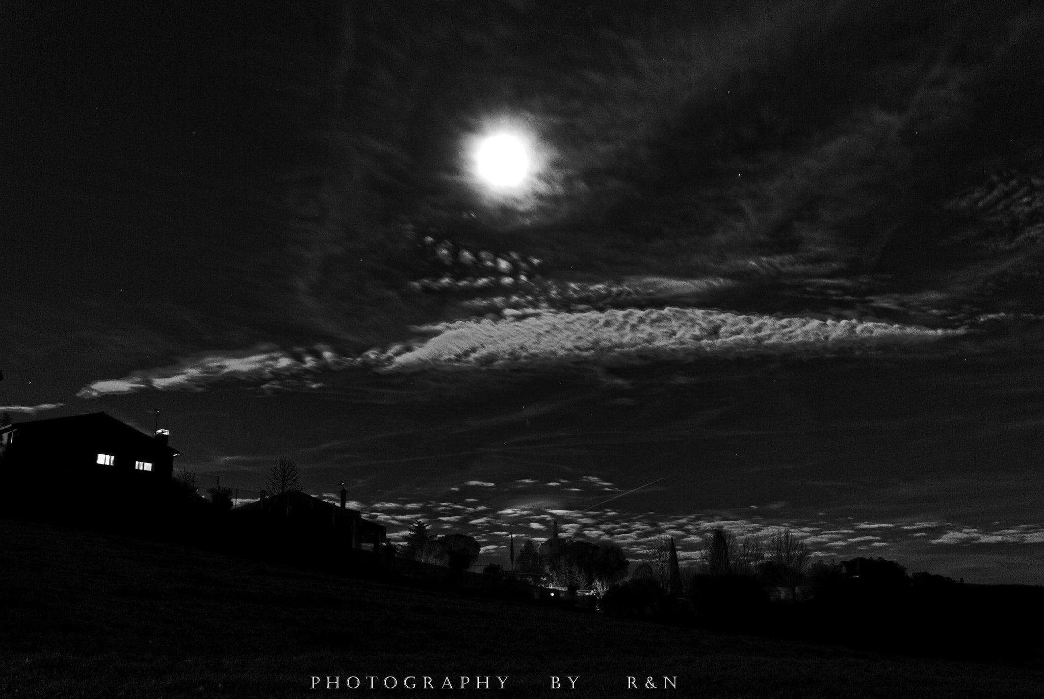 Sigma 17-50mm F2.8 EX DC OS HSM sample photo. Noche photography
