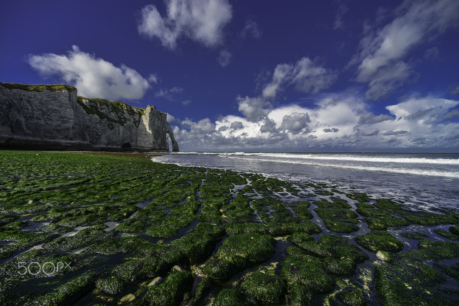 Nikon D800E + Nikon AF Nikkor 14mm F2.8D ED sample photo. Etretat low tide photography