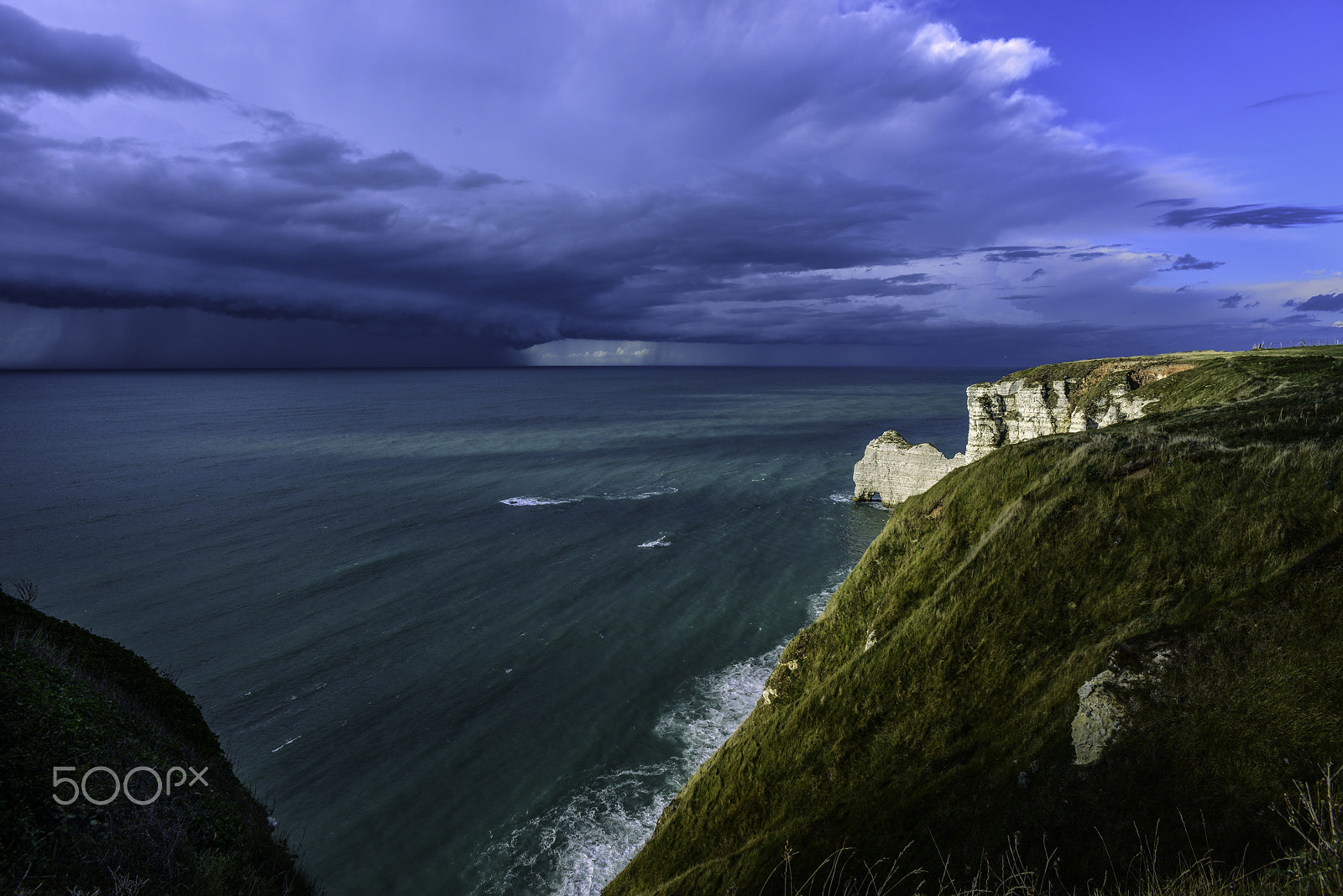 Nikon D800E + Nikon AF Nikkor 20mm F2.8D sample photo. Incoming storm photography