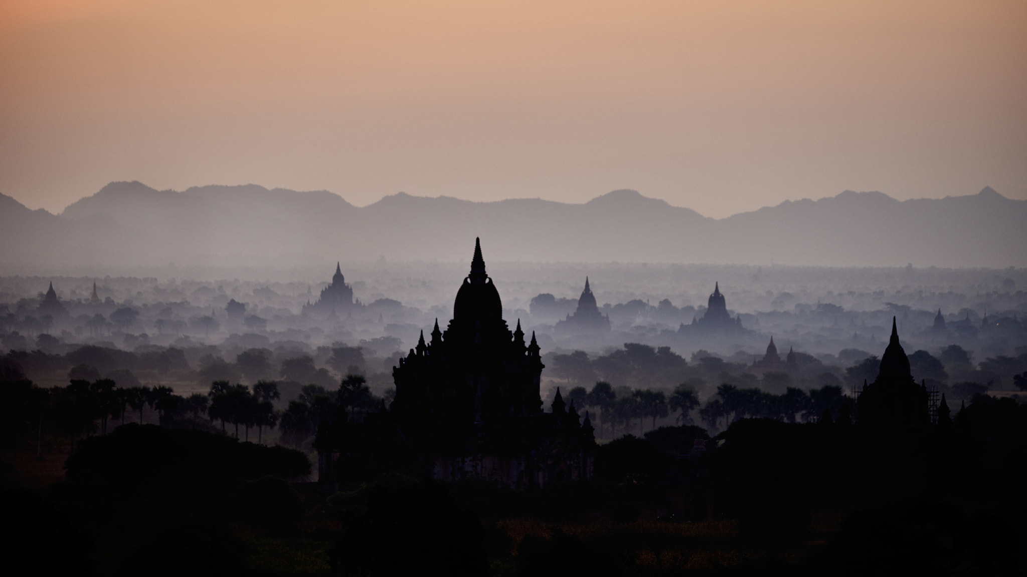 Sony 70-300mm F4.5-5.6 G SSM sample photo. Pagodas in the mist photography