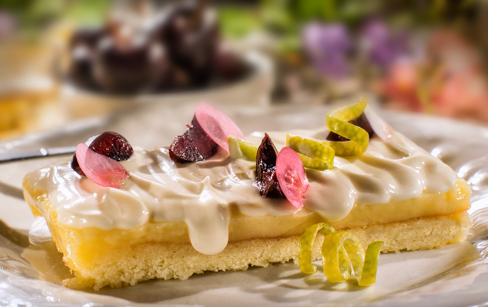 Nikon D800E + Nikon AF Nikkor 85mm F1.8D sample photo. Postre de limón con crema photography