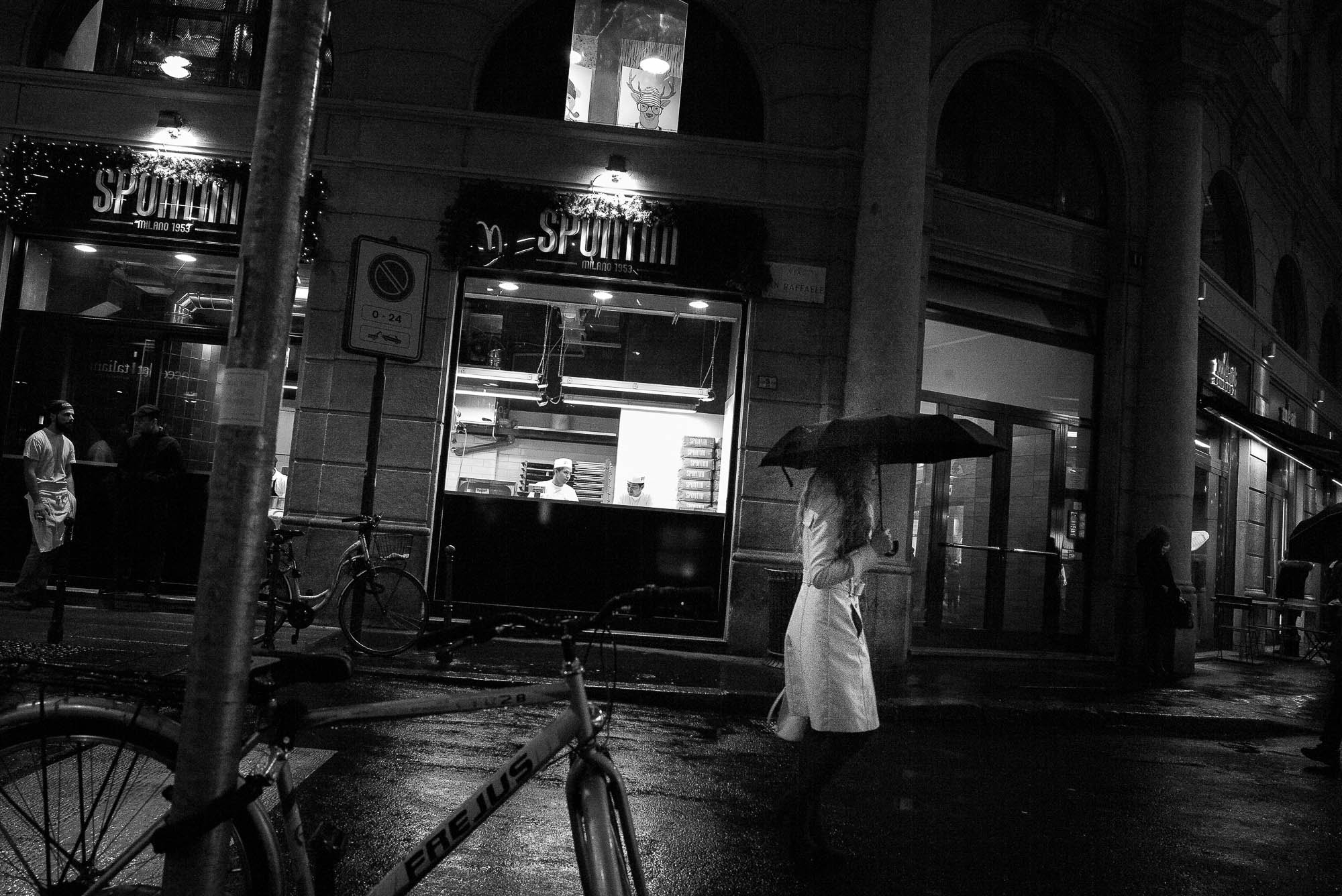 Summicron-M 1:2/28 ASPH. sample photo. Dark city photography