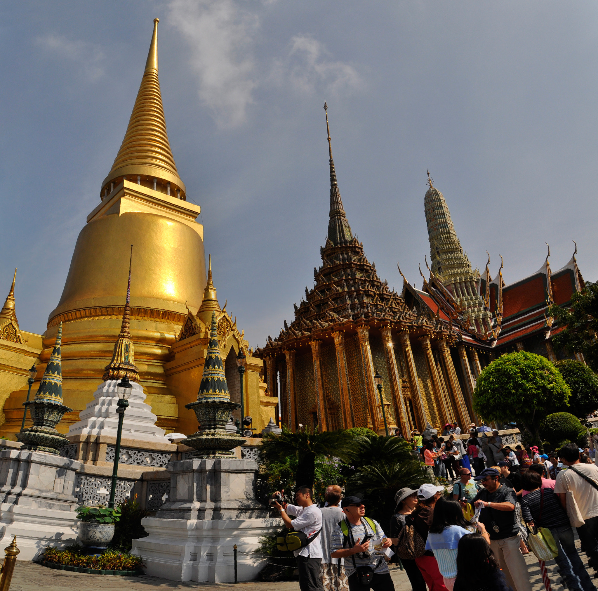Sigma 18-200mm F3.5-6.3 II DC OS HSM sample photo. Wat phra kaew photography