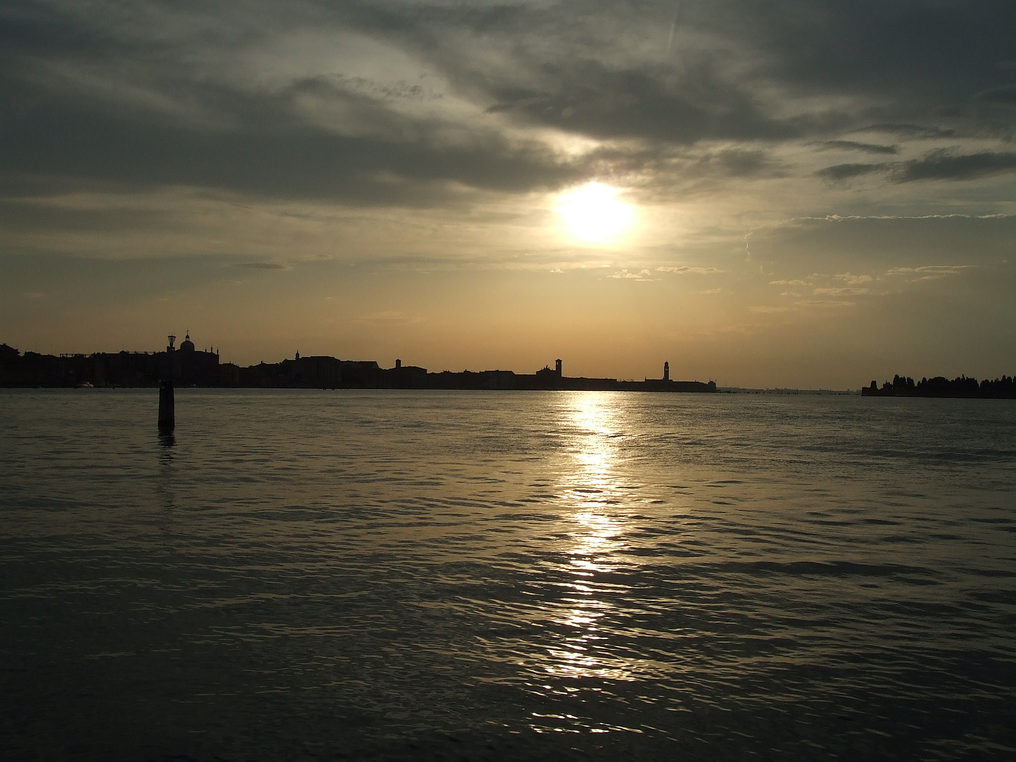 Fujifilm FinePix V10 sample photo. Venice at sunset photography