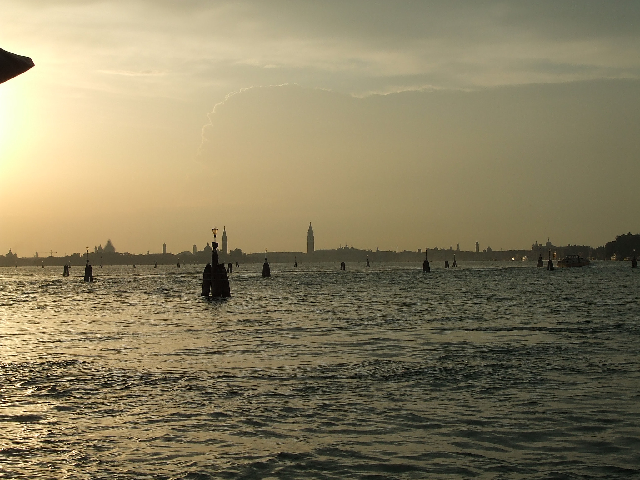 Fujifilm FinePix V10 sample photo. Venice at sunset photography