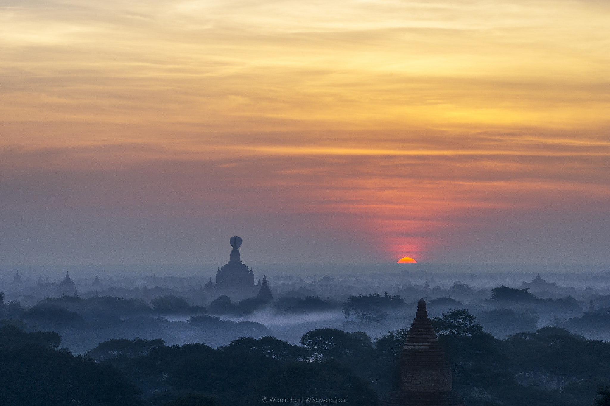 Nikon AF-S Nikkor 70-200mm F4G ED VR sample photo. Sunrise in bagan, myanmar photography