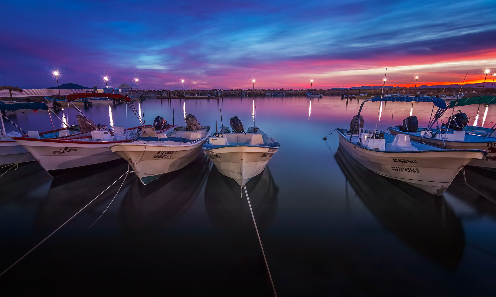 Tokina AT-X Pro 12-24mm F4 (IF) DX sample photo. Loreto's harbor photography
