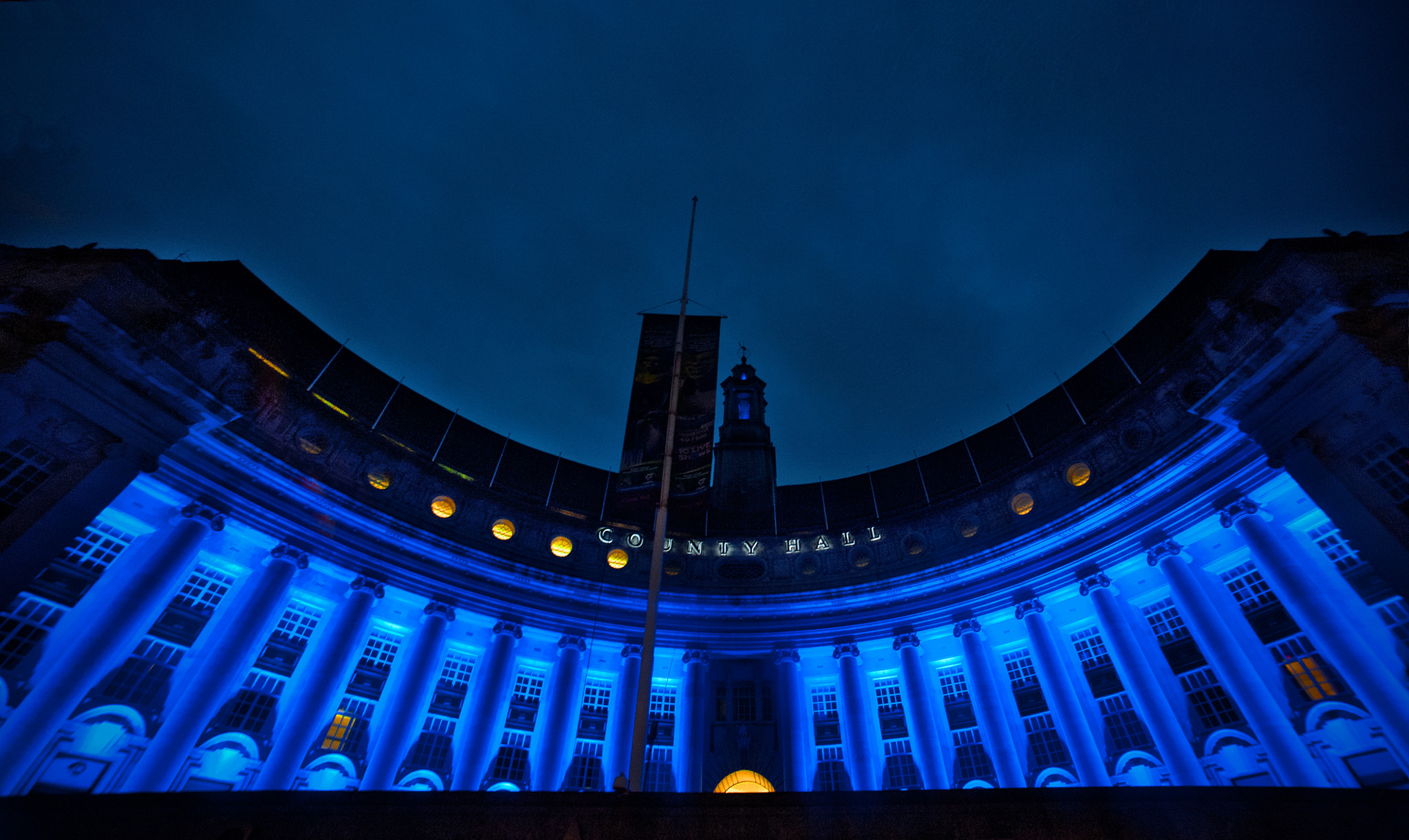 Nikon D700 + Sigma 14mm F2.8 EX Aspherical HSM sample photo. Old county hall, london photography