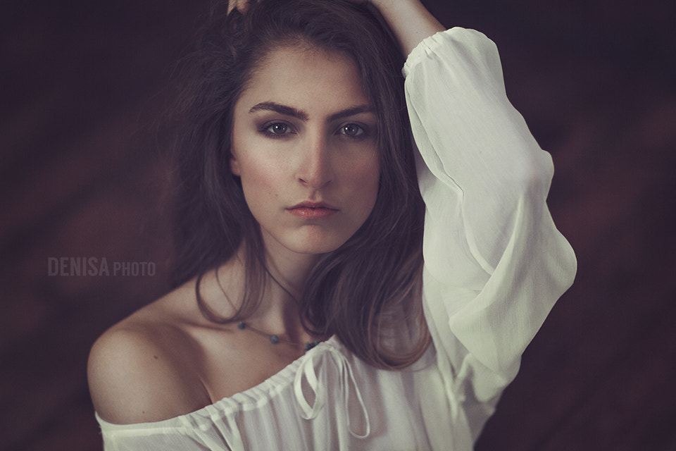 Canon EOS 7D + Canon EF 85mm F1.2 sample photo. Lauren photography