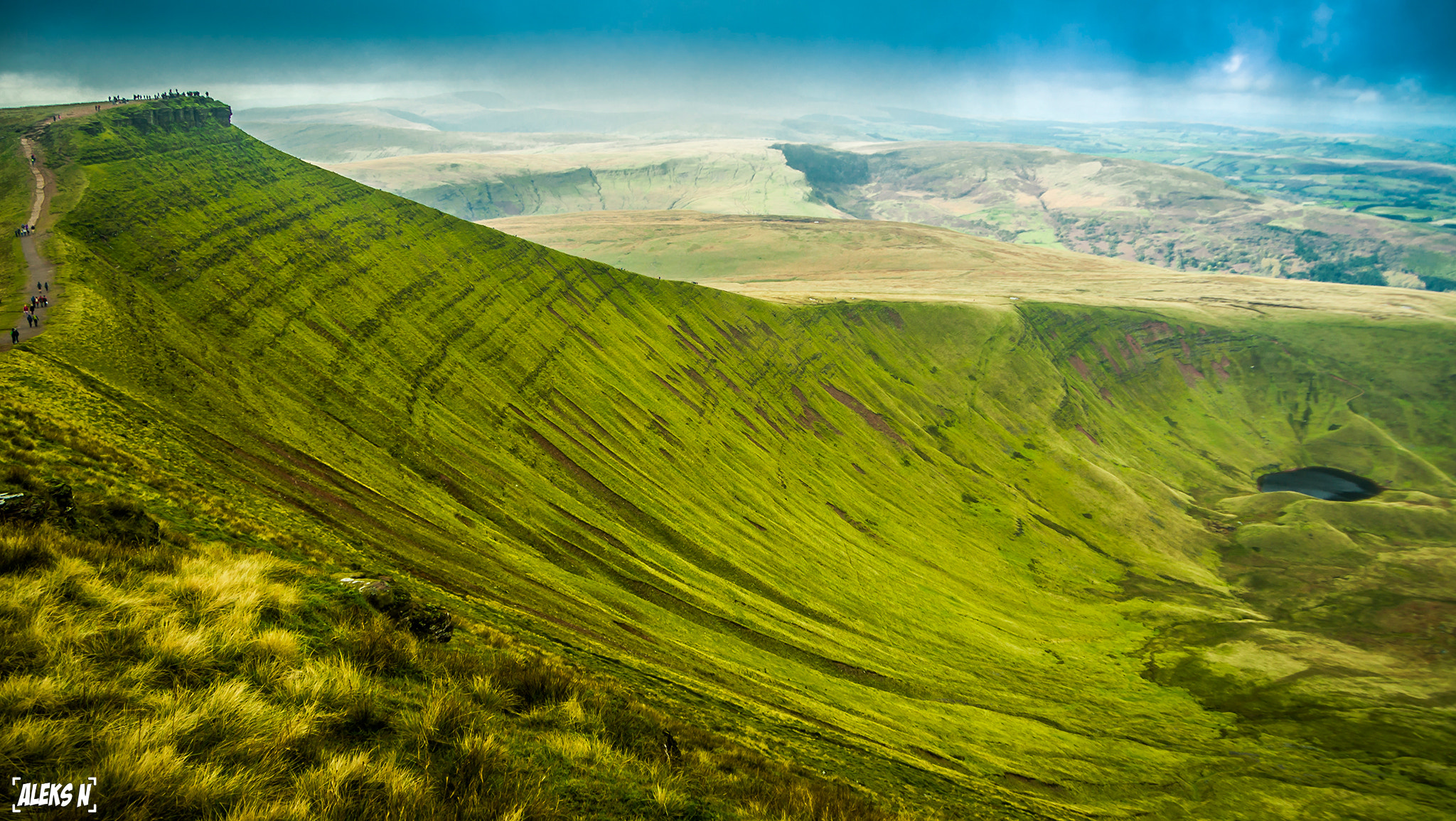 Sony Alpha NEX-5N + Sony E 18-200mm F3.5-6.3 OSS sample photo. Brecon beacons photography