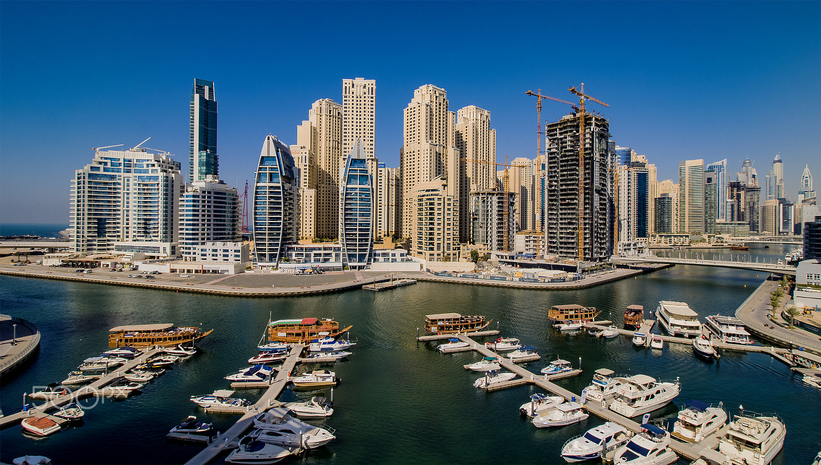 Canon EF-S 10-18mm F4.5–5.6 IS STM sample photo. Winter at dubai marina photography