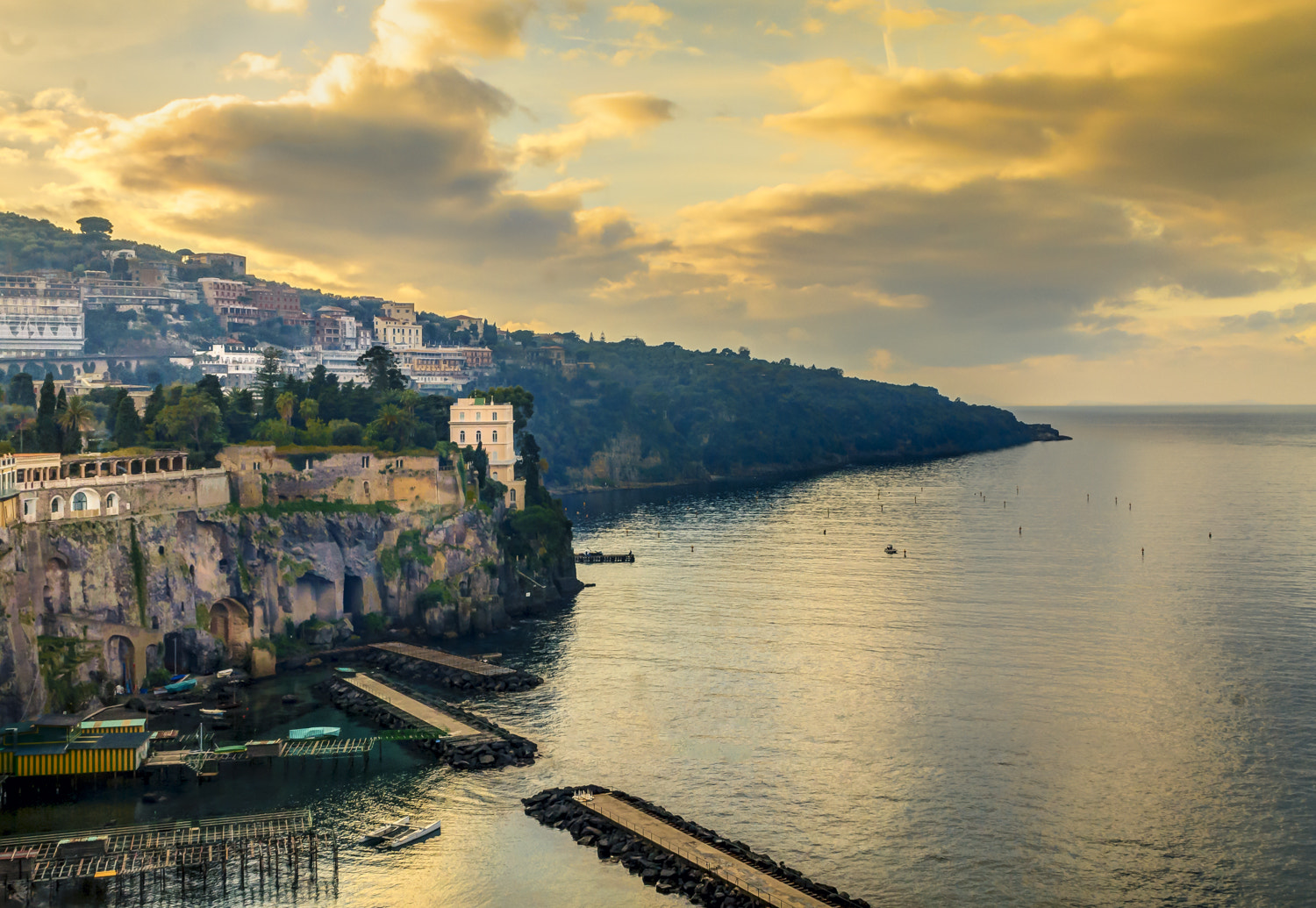 Canon EOS 1100D (EOS Rebel T3 / EOS Kiss X50) + Sigma 24-70mm F2.8 EX DG Macro sample photo. Golfo di sorrento photography