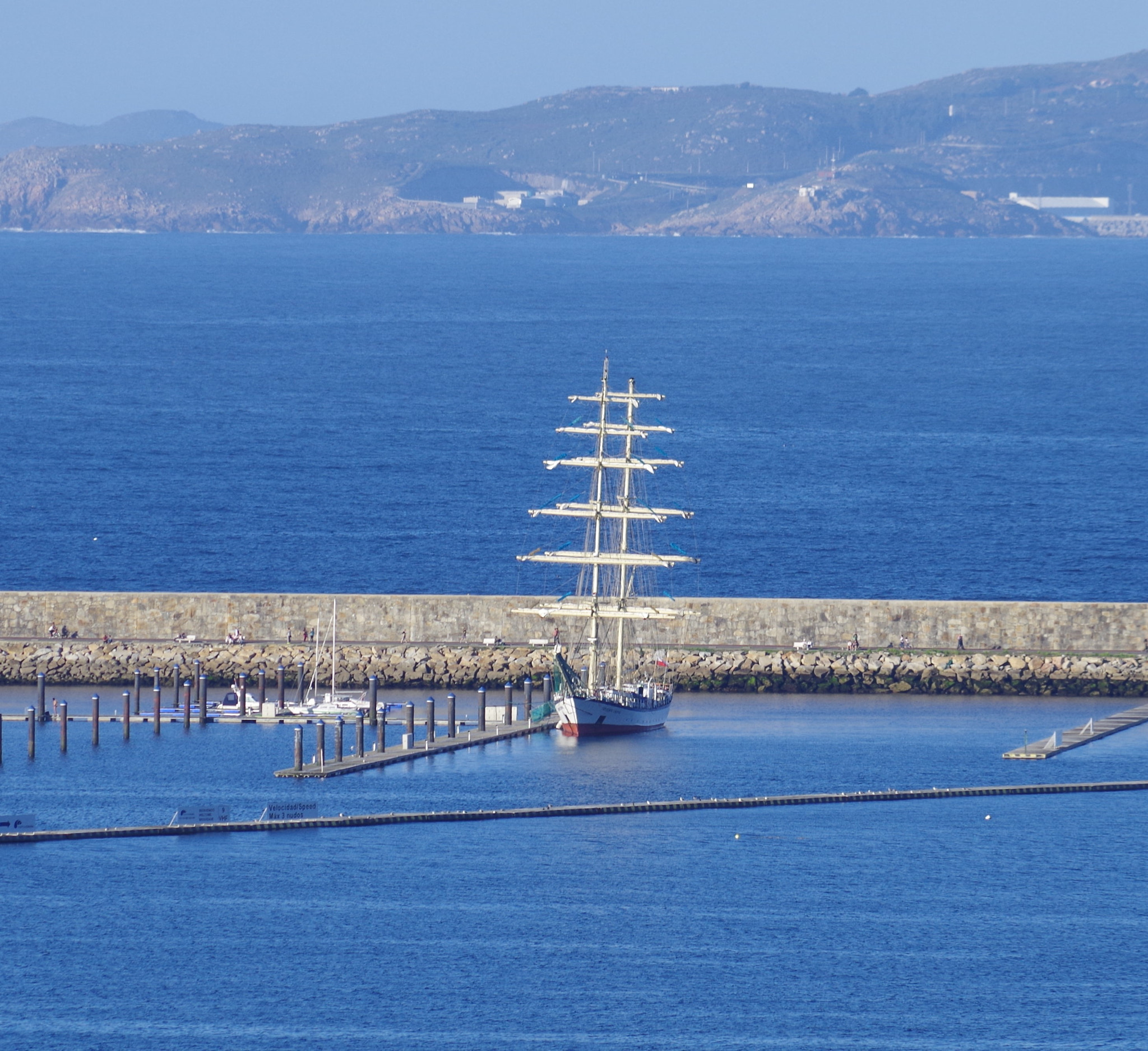 Pentax smc DA 50-200mm F4-5.6 ED WR sample photo. () photography