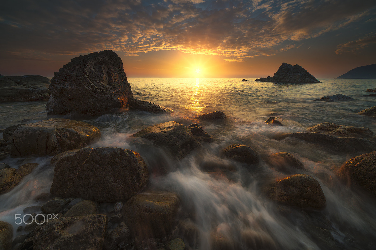 12-24mm F4.5-5.6 G SSM sample photo. Sunset photography