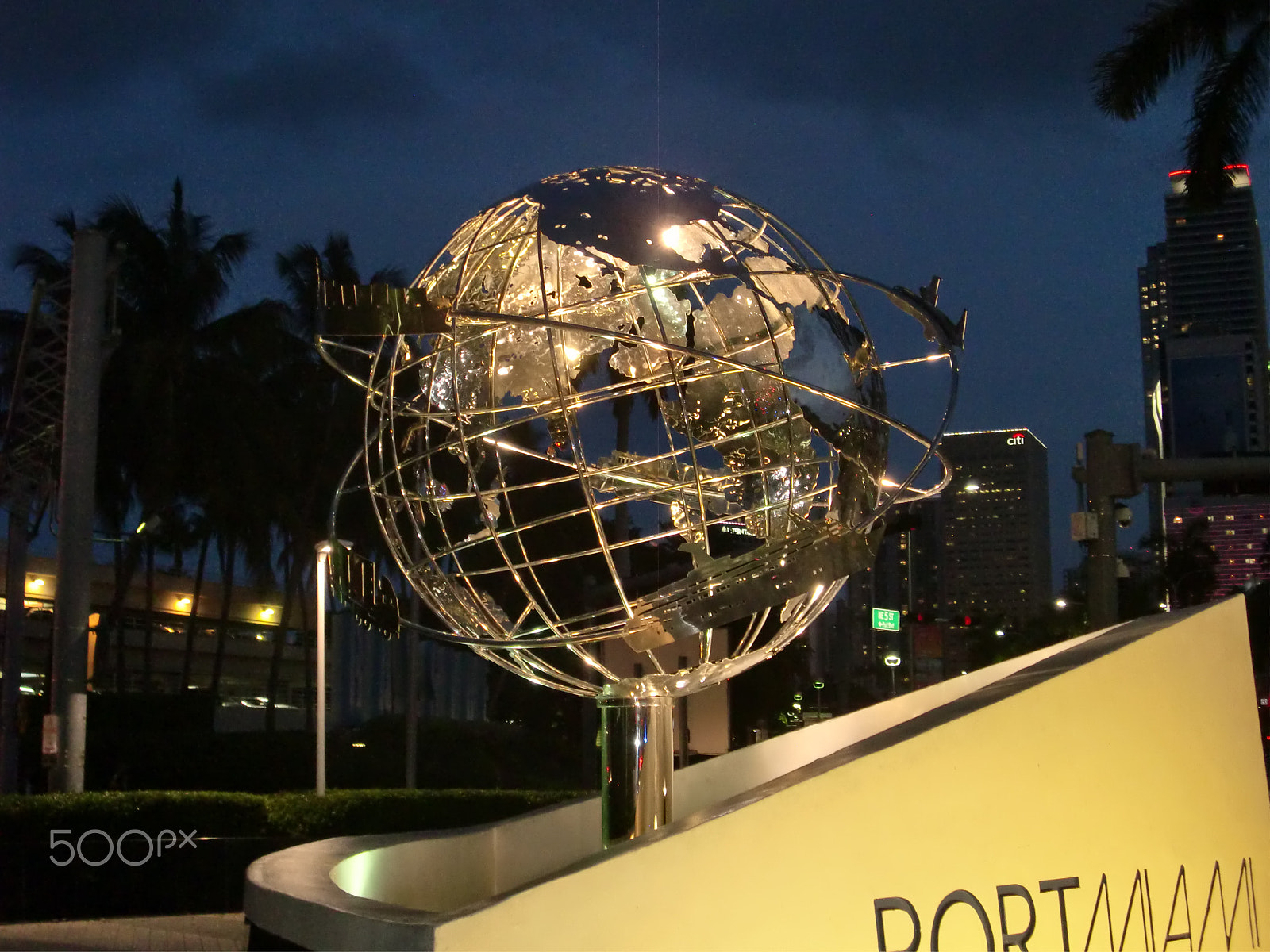 CASIO EX-S12 sample photo. Globe at port miami photography