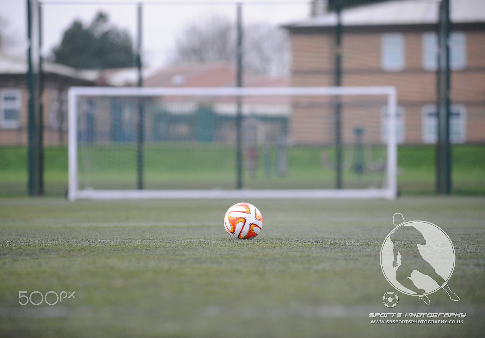 AF-S Zoom-Nikkor 80-200mm f/2.8D IF-ED sample photo. Kick off photography